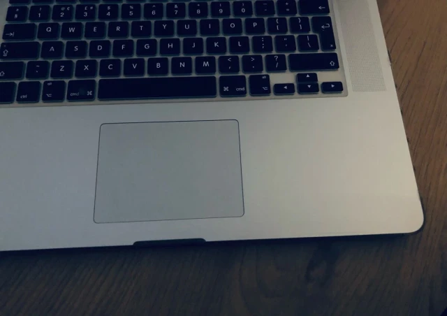 MacBook Pro 15" Retina (Mid 2014) 104 Cycles