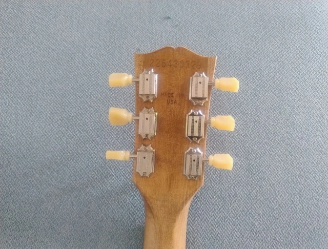 Gibson Les Paul Tribute 