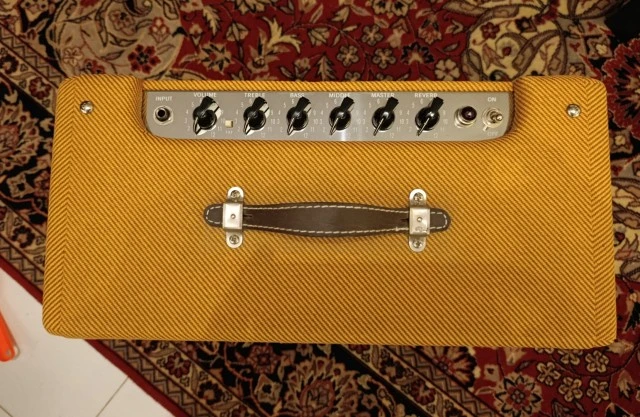 Fender Blues Junior Lacquered Tweed