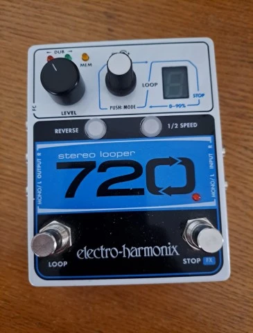 Πωλείτε ehx 720 stereo looper