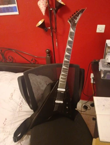 Jackson JS32T Rhoads - Satin black
