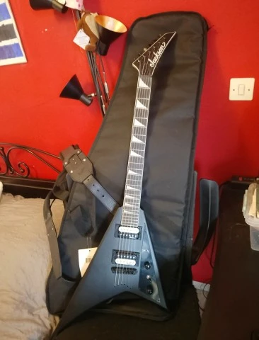 Jackson JS32T Rhoads - Satin black