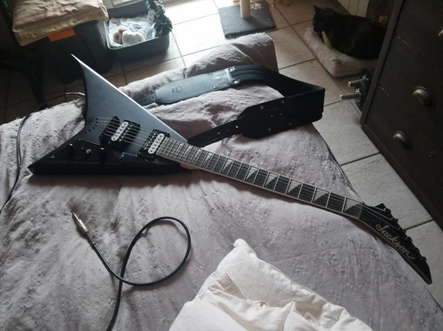 Jackson JS32T Rhoads - Satin black