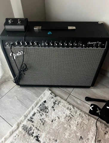 Fender champion 100 V2