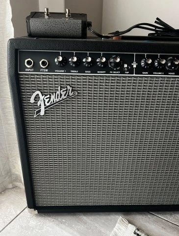 Fender champion 100 V2