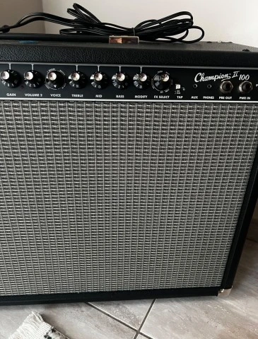 Fender champion 100 V2