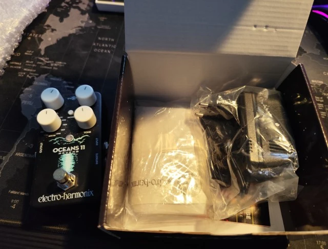 Electro-Harmonix Oceans 11 reverb - σαν καινούριο