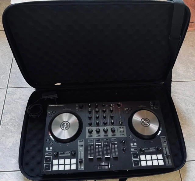 TRAKTOR KONTROL S3