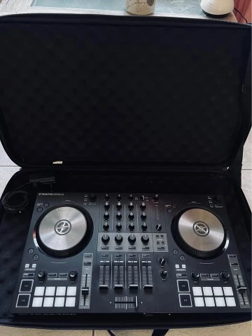 TRAKTOR KONTROL S3