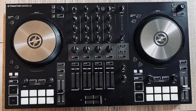 TRAKTOR KONTROL S3