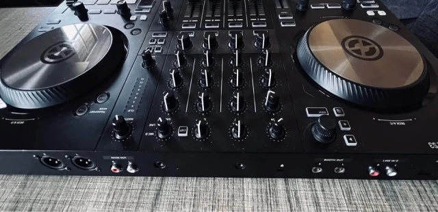 TRAKTOR KONTROL S3