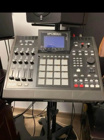 MPC 5000 (USED VERY LITTLE)