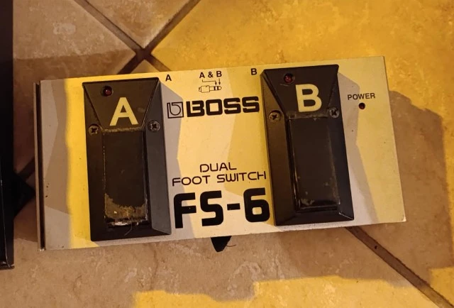 BOSS GT100 + FS6 footswitch