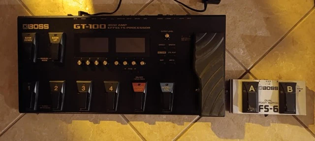 BOSS GT100 + FS6 footswitch