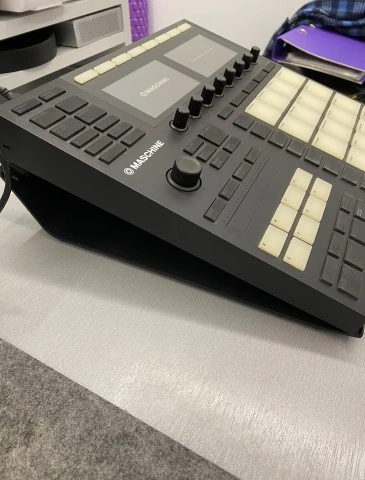 Native Instruments Maschine MK3 με stand