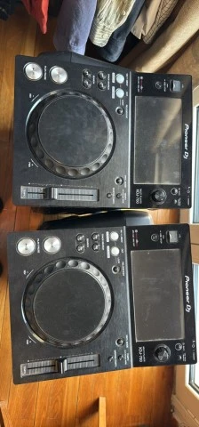 2 Pioneer XDJ 700