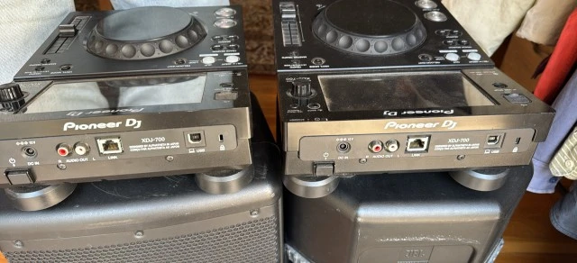 2 Pioneer XDJ 700