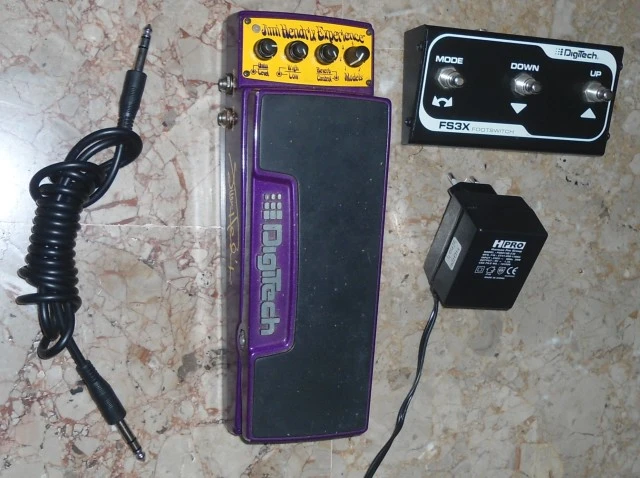 DIGITECH JIMI HENDRIX &amp; ποδοδιακοπτη