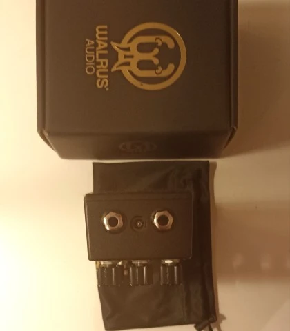 Walrus Audio ARP-87 Multi-Function Delay Στο κουτί του