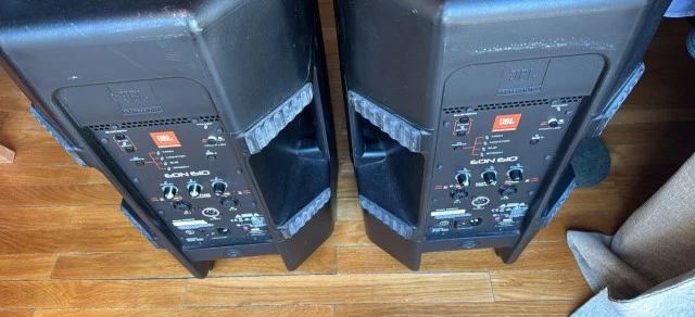 2 JBL 610 με stand προς πώληση