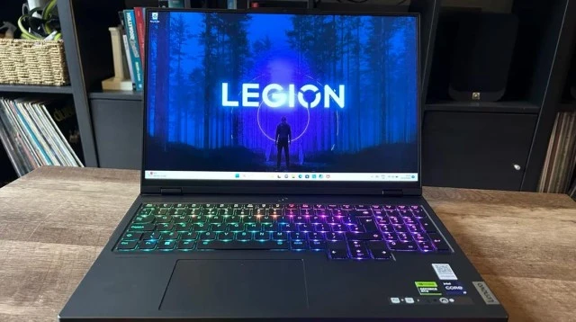 Φορητός υπολογιστής παιχνιδιών Legion Pro 7i Gen 9 (16