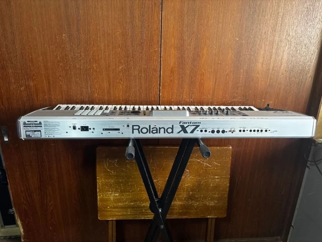 roland fantom x7