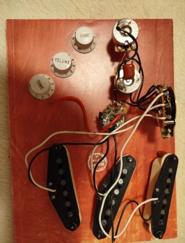 Fender Stratocaster Mexico standard pickups 2001