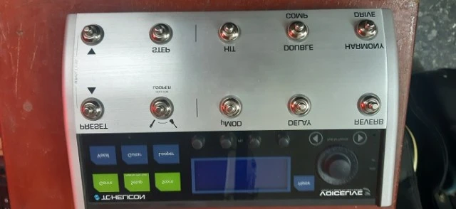 Tc-helicon voice 3 & switch 6