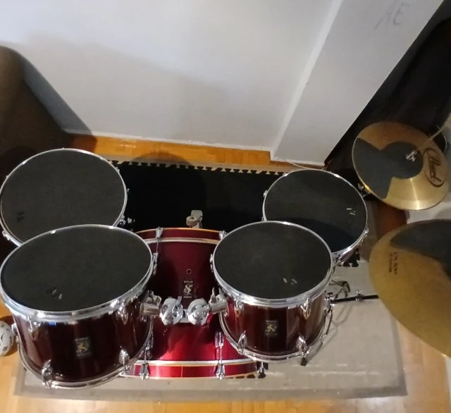 Yamaha rydeen drumset με λαστιχα σιγασης