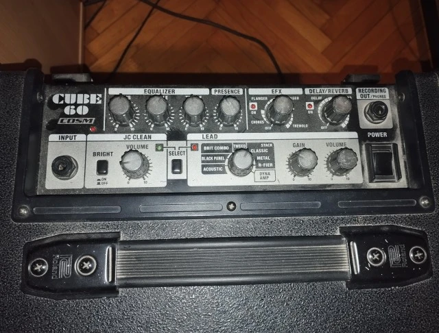 ROLAND CUBE 60
