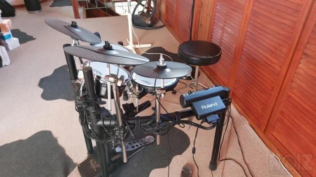 ΗΛΕΚΤΡΟΝΙΚΗ DRUMS ROLAND TD-4