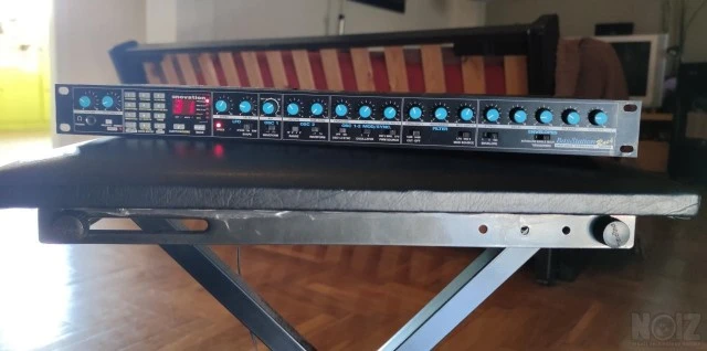 Novation Bass station rack-90's analog s