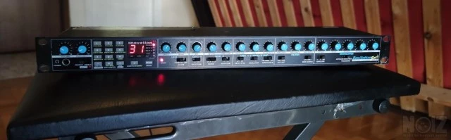Novation Bass station rack-90's analog s