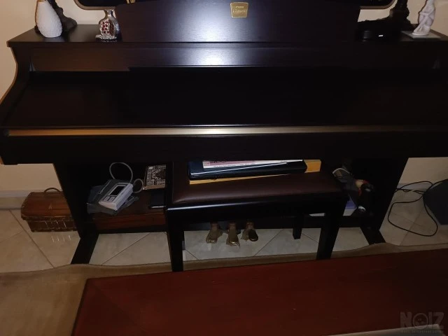 Ηλεκτρονικό πιάνο Yamaha clavinova
