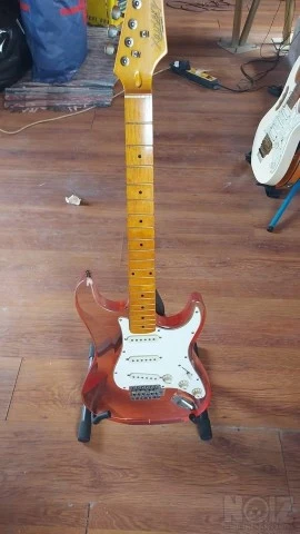 STRATOCASTER  ''ACRYLIC''