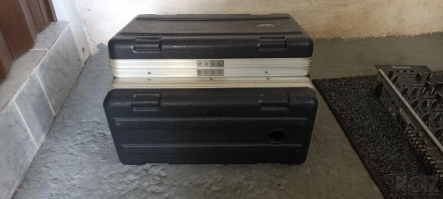 Rack για ενισχυτή κονσόλα