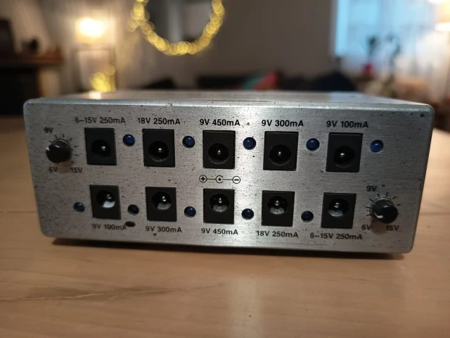 MXR Iso Brick M238 Multi-Power Supply