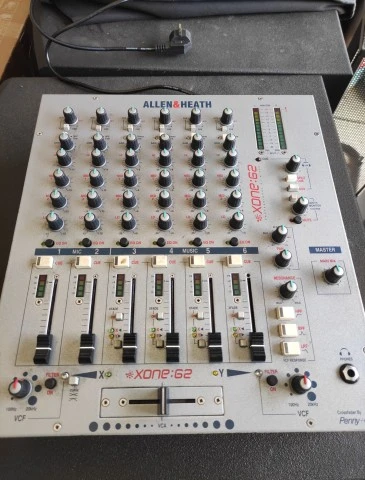 DJ κονσόλα Allen & Heath Xone 62