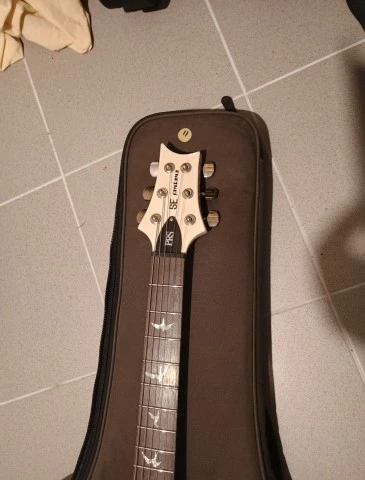 PRS SE Santana μαζι με θήκη 