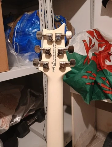 PRS SE Santana μαζι με θήκη 