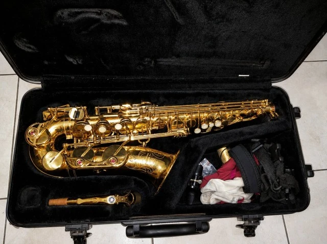Yamaha YAS-475 Alto Saxophone + Vandoren A25