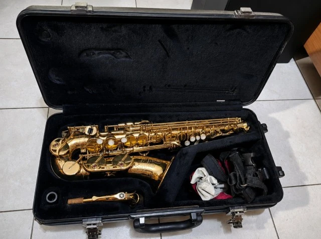 Yamaha YAS-475 Alto Saxophone + Vandoren A25
