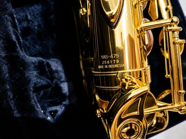 Yamaha YAS-475 Alto Saxophone + Vandoren A25