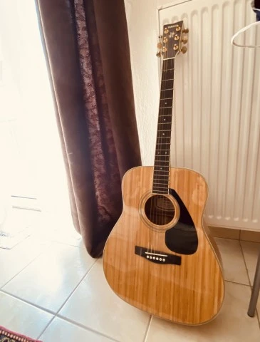 Σπάνια Yamaha FG-B1N (Bamboo) (2002)