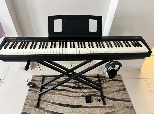 Roland FP-10 DIGITAL PIANO