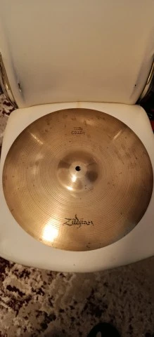 Zildjian avedis  15'' THIN CRASH