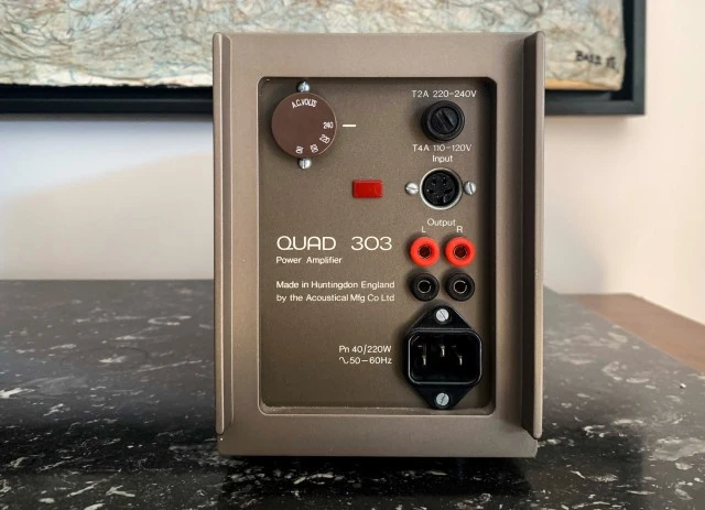QUAD 303 Power Amplifier σε άριστη κατάσταση