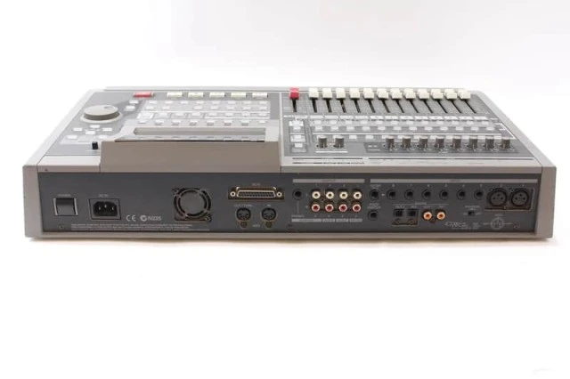 ROLAND VS-1680 DIGITAL 16 TRACK RECORDER