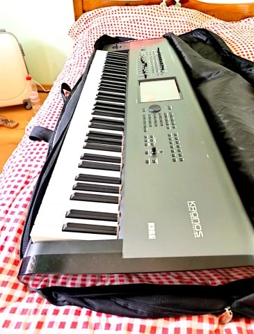 KORG KRONOS 73 KEYS 