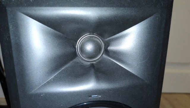 JBL LSR305 Αυτοενισχυόμενα Studio Monitors